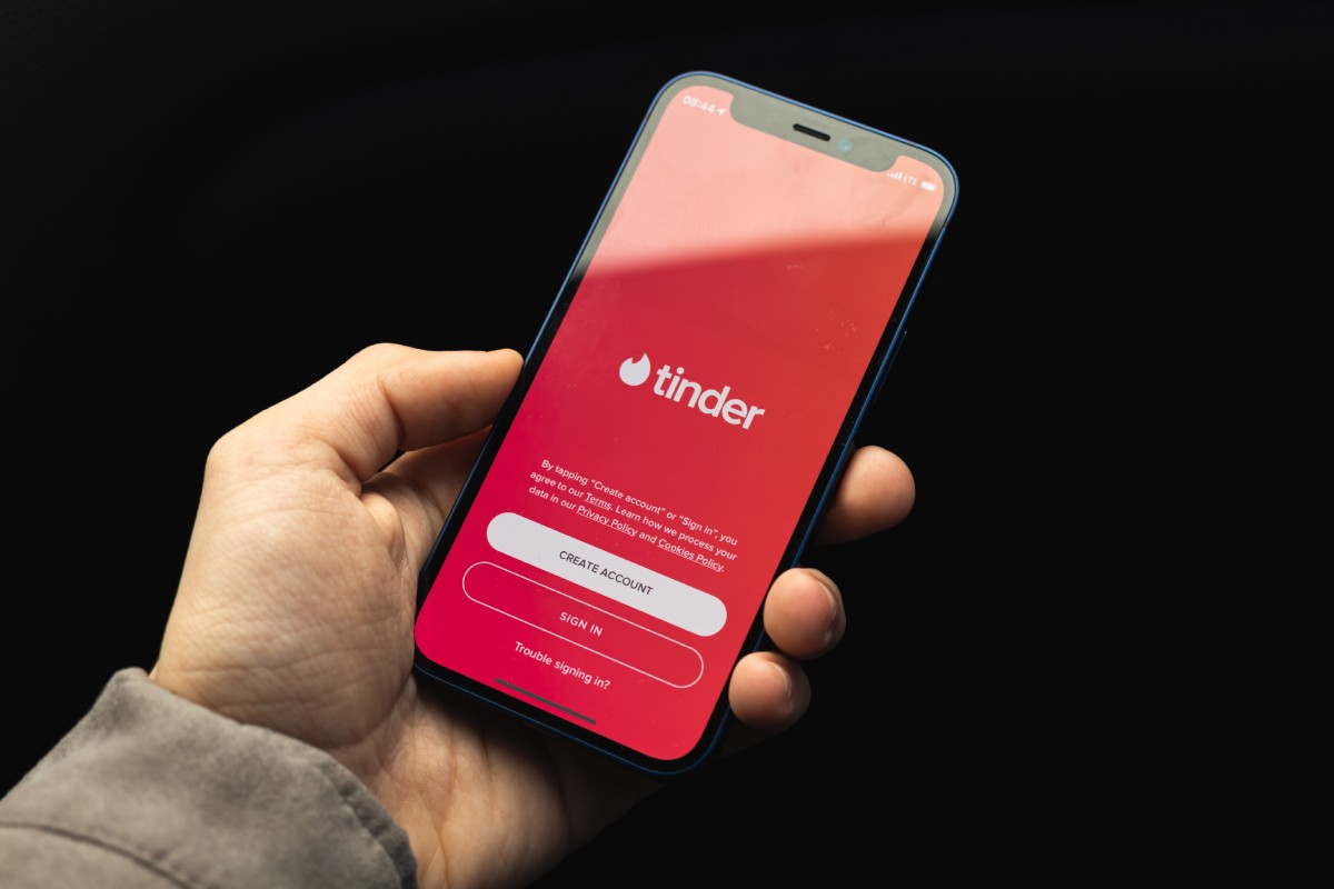 find out if your boyfriend is on tinder